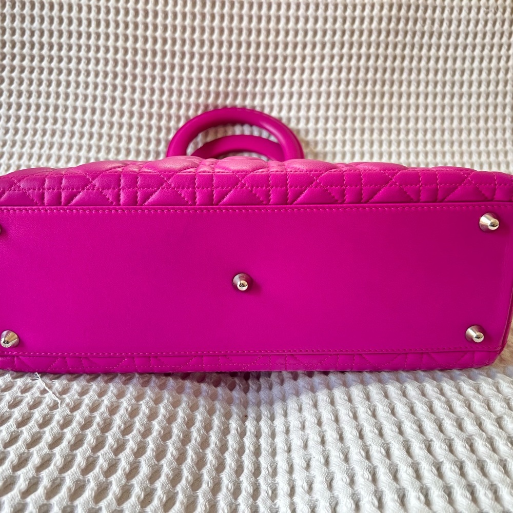Pink Lady Dior - Picture 7 of 10